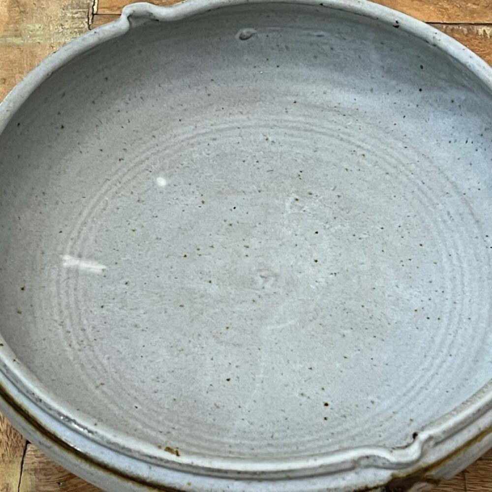 Art Studio Pottery Footed Centerpiece Bowl 5.5" Gray Speckled Signed Stoneware - Picture 8 of 15